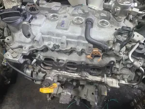 Injini Nyembamba ya Nissan HR12