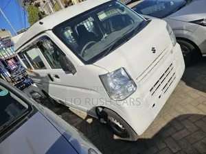 Suzuki Every 2019 Nyeupe