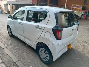 Daihatsu Mira 2018 Nyeupe
