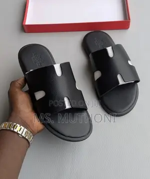 Hermès Izmir Sandals Black and White Leather