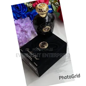 Manukato ya Opulent Oud kutoka Lattafa