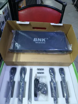 BNK BK8400 Professional UHF 4-Channel Microphone System