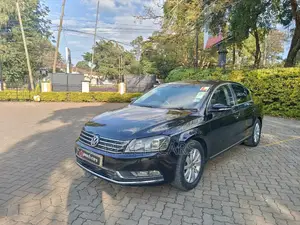 Volkswagen Passat 2012 Nyeusi