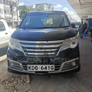 Nissan Serena 2015 Nyeusi