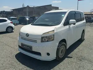 Toyota Voxy 2008 Nyeupe
