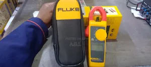 Fluke 323 Clamp Meter