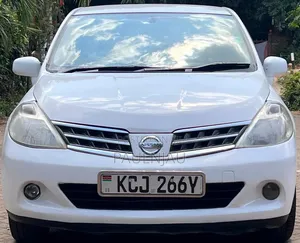 Nissan Tiida 2009 Nyeupe