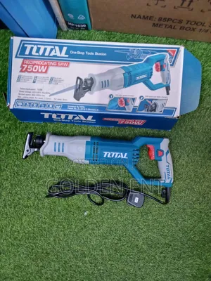 Total 750W Reciprocating Saw
