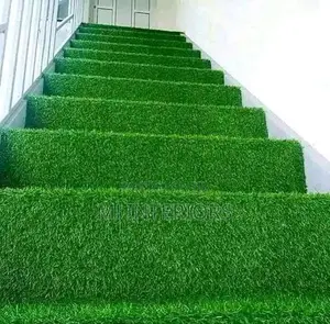 Nyasi Bandia kwa Mwonekano Mpya wa Kijani