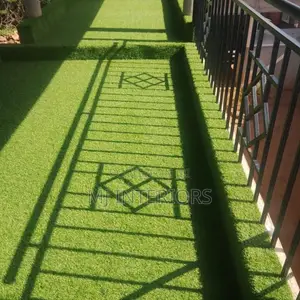 Synthetic Green Turf for Gardens and Compounds