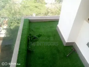 Synthetic Grass Lawn for Outdoor Property Decoration
