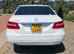 Mercedes-Benz E250 2012 Nyeupe