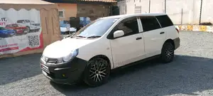 Nissan Advan 2015 Nyeupe