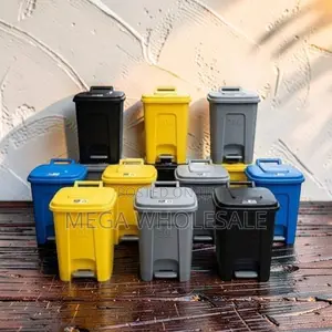 Pipa la Taka la Lita 30 la Plastiki Ngumu lenye Kanyagio