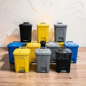 Pipa la Taka la Lita 30 la Plastiki Ngumu lenye Pedali