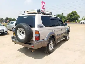Toyota Land Cruiser Prado 2003 Rangi ya Beige