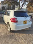 Toyota Auris 2010 White - 1