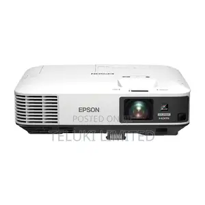 Kodi ya Projector ya Epson Lumens 5000 na Skrini ya Tripod