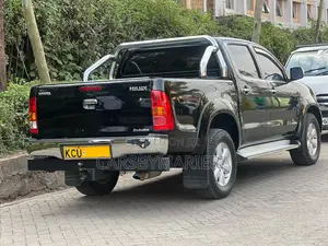Toyota Hilux 3.0 D-4D 4x4 Invincible 2012 Black