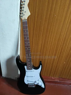 Gitaa la Umeme Jeusi - Maridadi la Kitaalamu