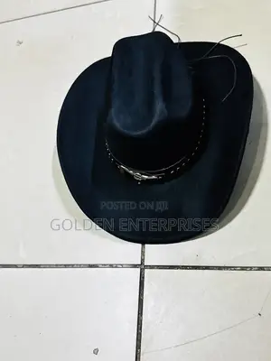 Kofia ya Cowboy Nyeusi yenye Kichwa cha Ng'ombe