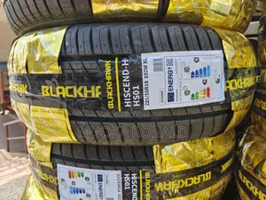 Tairi ya Biashara Blackhawk 225/55R18