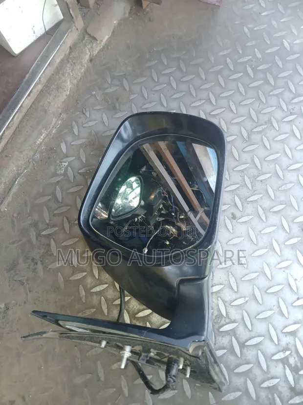 Mioyo ya Kando ya Toyota Prado 150 (Iliyotumika) - 1