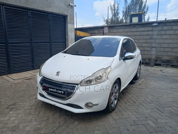 Peugeot 208 2014 White - 1