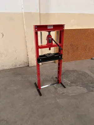 Mashine Nzito ya Hydraulic Pressing Kutoka Italia