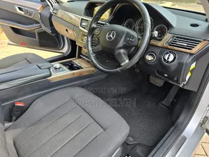 Mercedes-Benz E300 2010 Silver