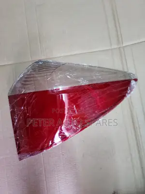 Toyota Ractis 2012 Tail Lens