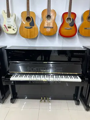 Yamaha U1 Piano ya Kusimama