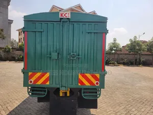Isuzu NMR Lori la Ndani
