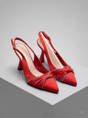 Viatu vya Kisigino Kidogo vya Pointed-Toe Slingback