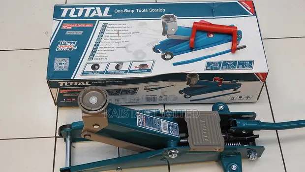 Total THT10832 Hydraulic Trolley Jack. 3 Tone Total Floor Jack - 1