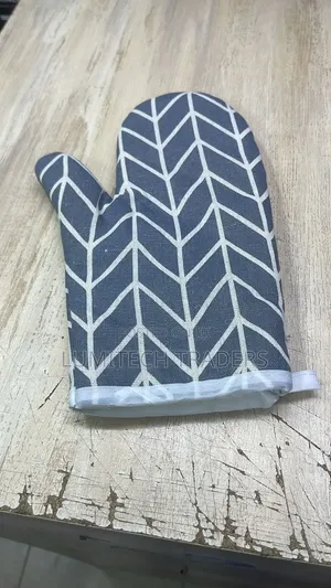 Insulated Oven Gloves