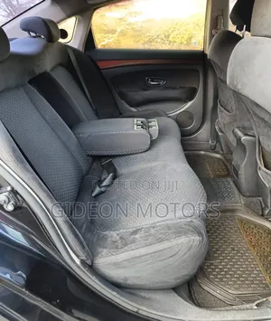 Nissan Bluebird Sylphy 2010 Bluu