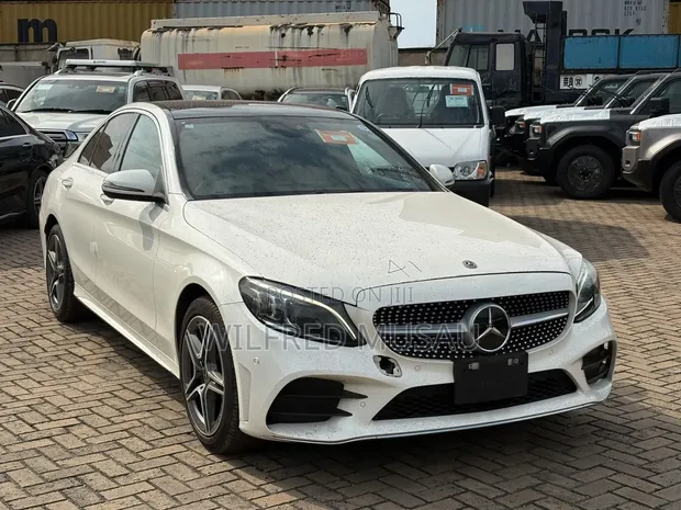 Mercedes-Benz C200 2019 White - 1