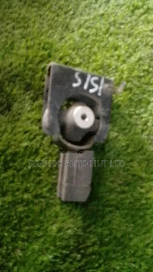 Toyota Isis Rear Mounting
