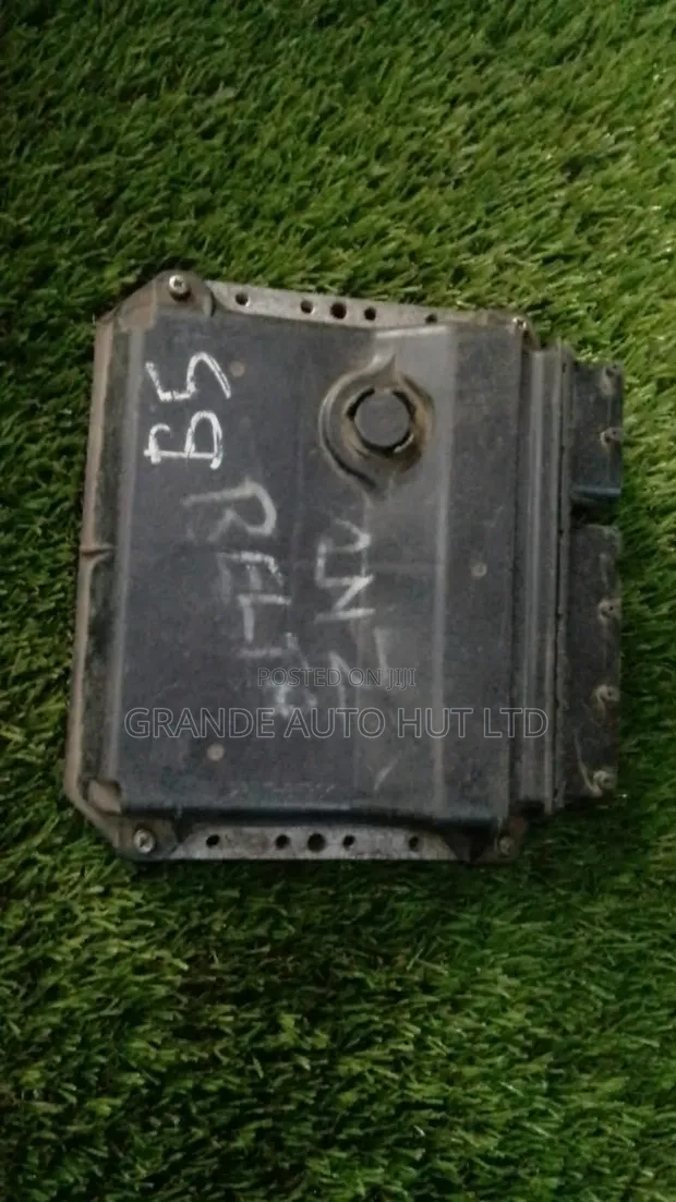 Toyota Sienta 2NZ ECU/Engine Computer - 1
