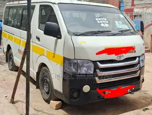 Toyota HiAce 2008 Nyeupe