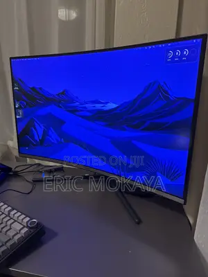 Samsung 32" U32R590 UHD Frameless Curved Monitor (1500R)