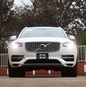Volvo XC90 T8 Inscription 2019 Nyeupe
