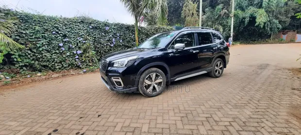 Subaru Forester 2018 Nyeusi - 1
