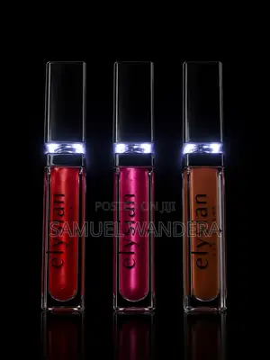 Lip Gloss yenye Kioo na Mwanga wa LED Ndani