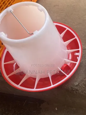 Red White Plastic Manual Poultry Feeder - 6kg