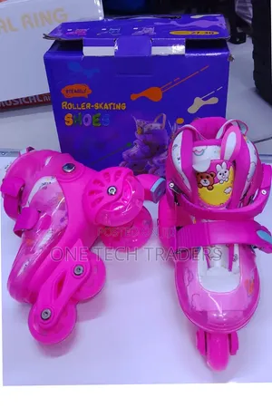 Adjustable Skating Shoes With Multi- Wheel Layout