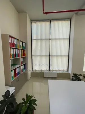 Elegant Window Dressing That Never Goes Off Fashion With Blinds