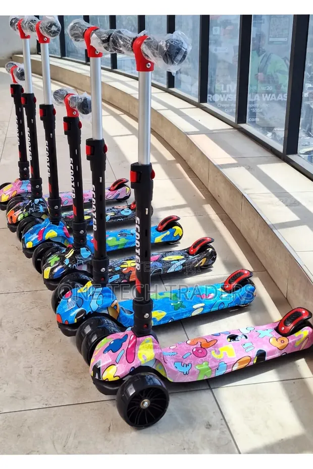 Kids Scooter With 4 Adjustable Heights & Lights, Age 3- 12yrs - 1