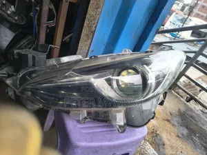 Mazda Axela 2015 Xenon Headlight (Left)